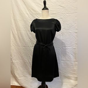 French Connection, black silk shift dress w/ cap sleeves and optional belt. Sz 4